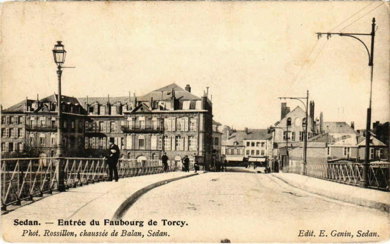 Carte postale ancienne Sedan Entrée du Faubourg de Torcy à Sedan