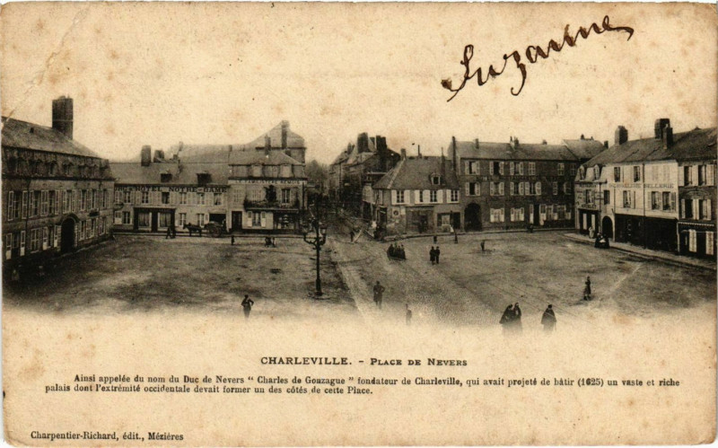 Carte postale ancienne Charleville Place Nevers