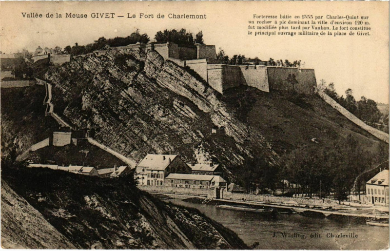 Carte postale ancienne Givet Vallée de la Meuse Le Fort à Givet