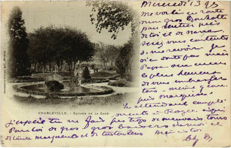 Carte postale ancienne Charleville Square de la Gare