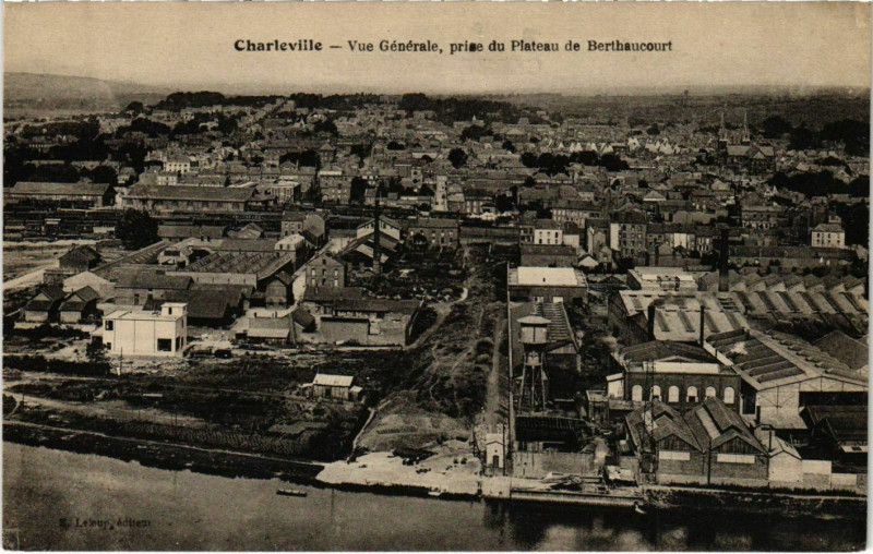 Carte postale ancienne Charleville Vue generale