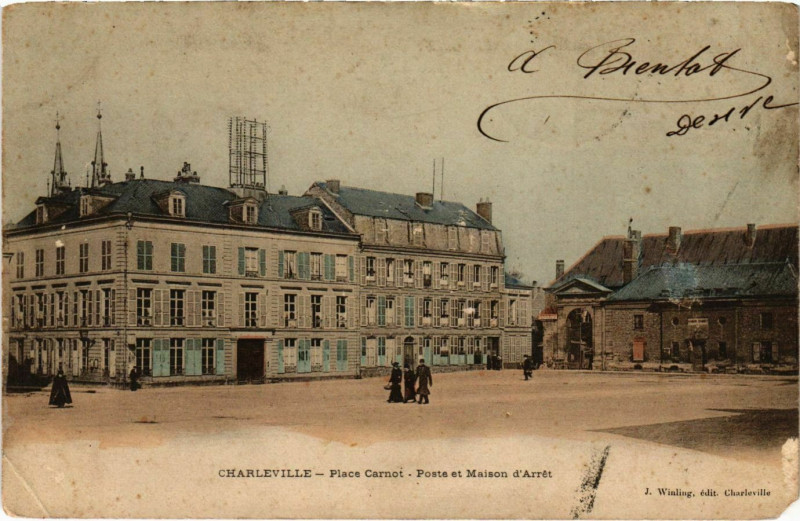 Carte postale ancienne Charleville Place Carnot