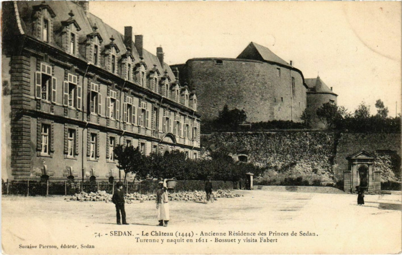 Carte postale ancienne Sedan Le Chateau à Sedan