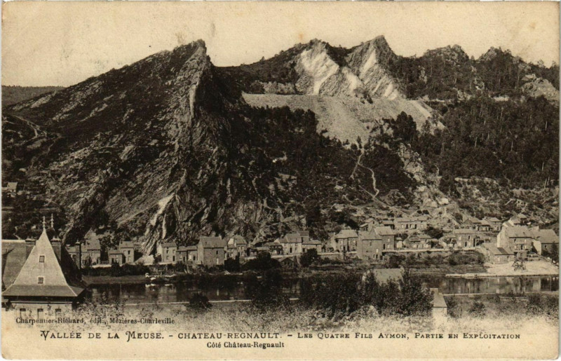 Carte postale ancienne Vallée de la Meuse Chateau Regnault