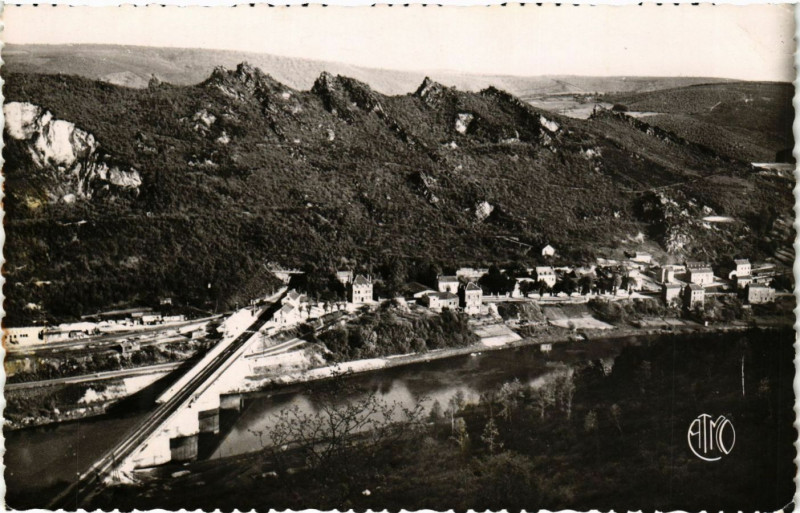 Carte postale ancienne Les Ardennes Francaises - Chateau-Regnaut - Les quotre Fils Aymon
