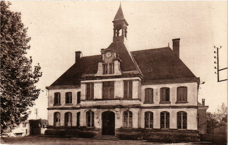 Carte postale ancienne Apremont-sur-Aire - La Mairie à Apremont