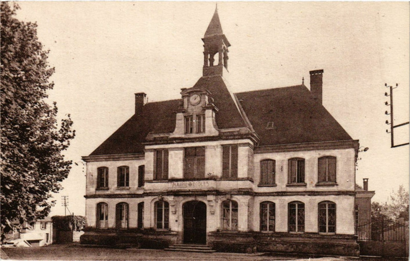 Carte postale ancienne Apremont-sur-Aire - La Mairie à Apremont