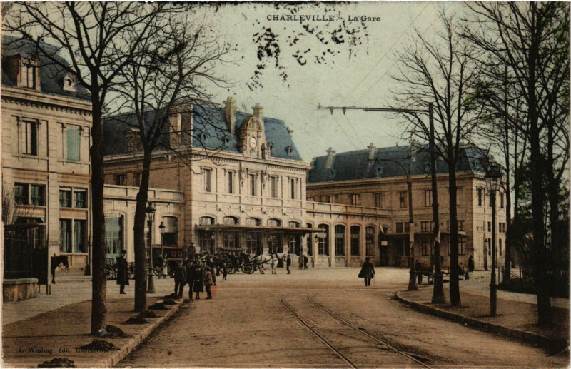Carte postale ancienne Charleville - La Gare