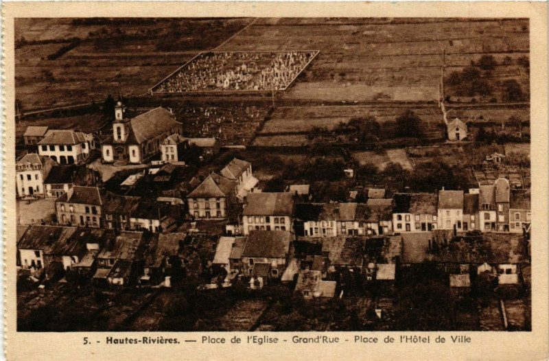 Carte postale ancienne Hautes-Riviéres Place de l'Eglise Grand'Rue Place de l'Hotel .