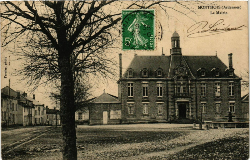Carte postale ancienne Monthois - La Mairie à Monthois
