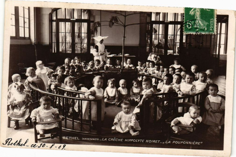 Carte postale ancienne Rethel - Creche Hippolyte Noiret, La Pouponniere à Rethel