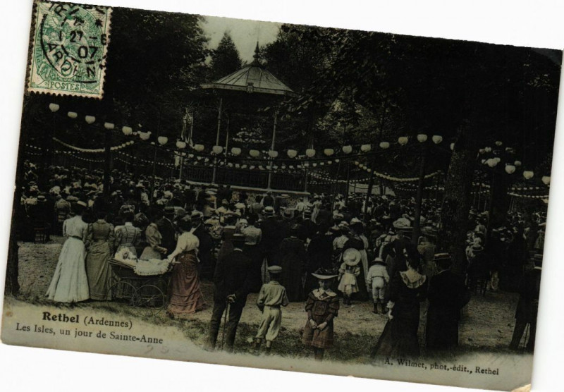 Carte postale ancienne Rethel - Les Isles, un jour de Sainte-Anne à Rethel