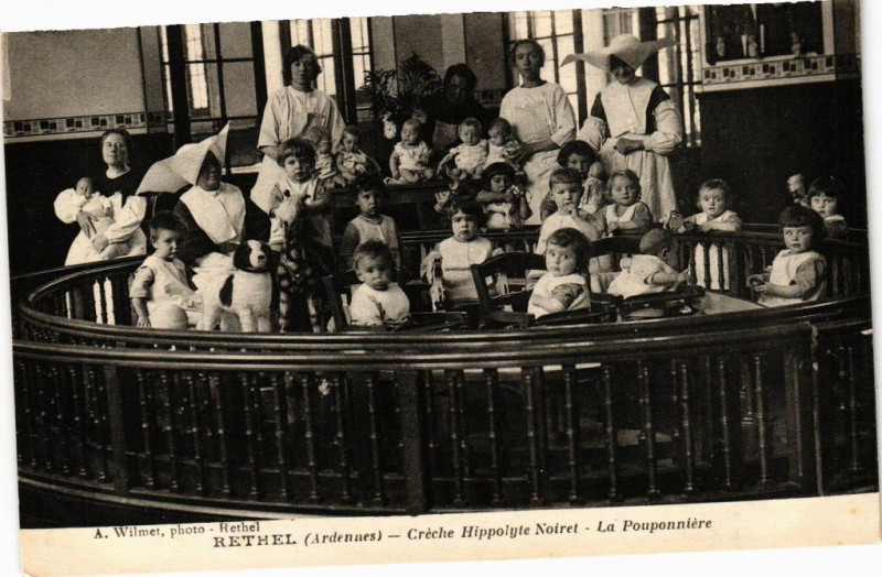 Carte postale ancienne Rethel - Creche Hippolyte Noiret, La Pouponniere à Rethel