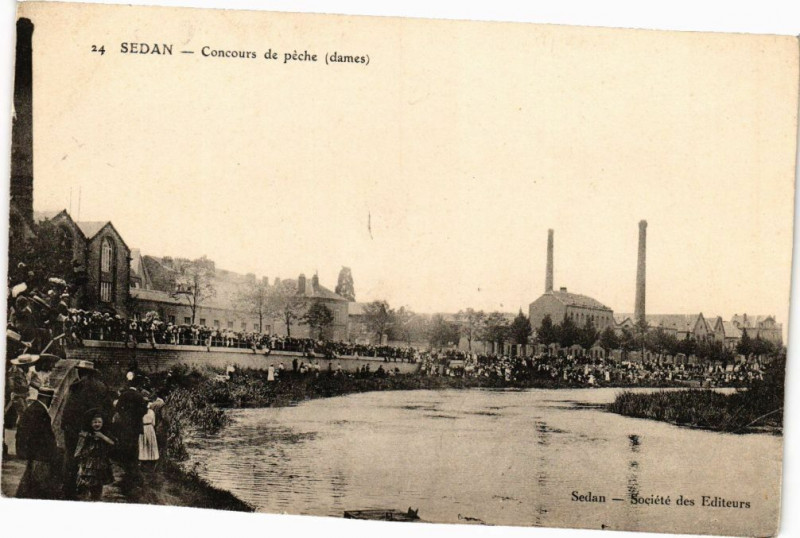 Carte postale ancienne Sedan - Concours de peche, dames à Sedan