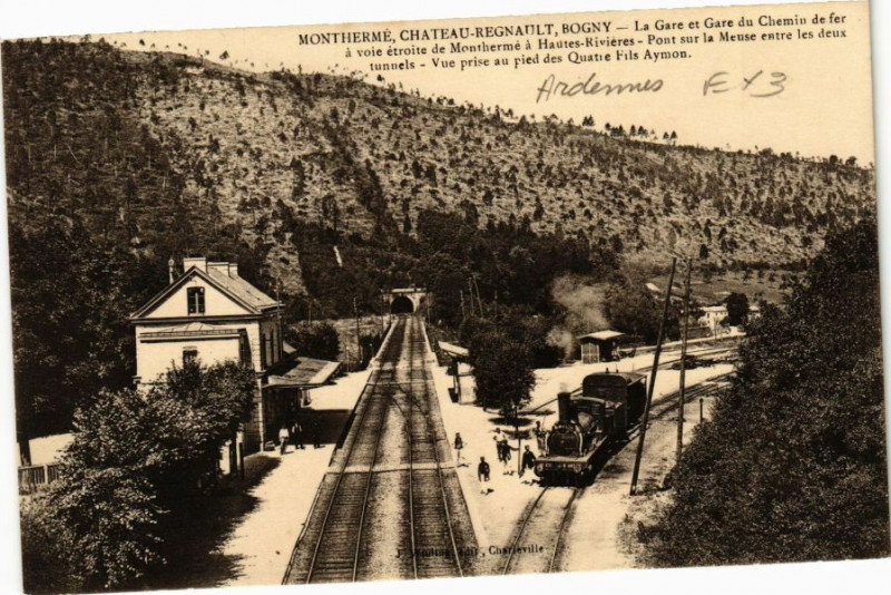 Carte postale ancienne MONTHERME, Chateau-REGNAULT, Bogny - La Gare
