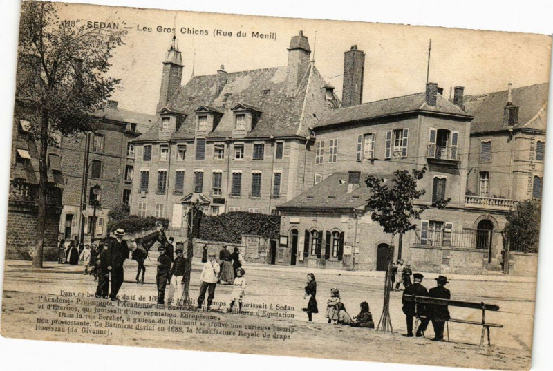 Carte postale ancienne Sedan - Le Gros Chiens à Sedan
