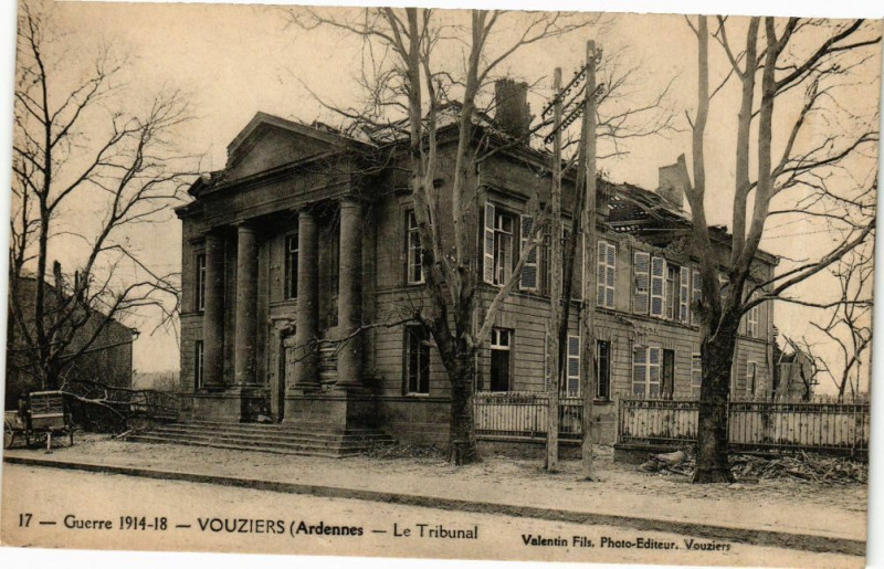 Carte postale ancienne Vouziers - Le Trbunal à Vouziers