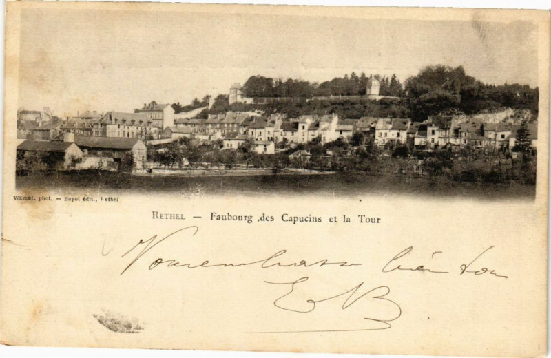 Carte postale ancienne Rethel - Faubourg des Capucins et la Tour à Rethel
