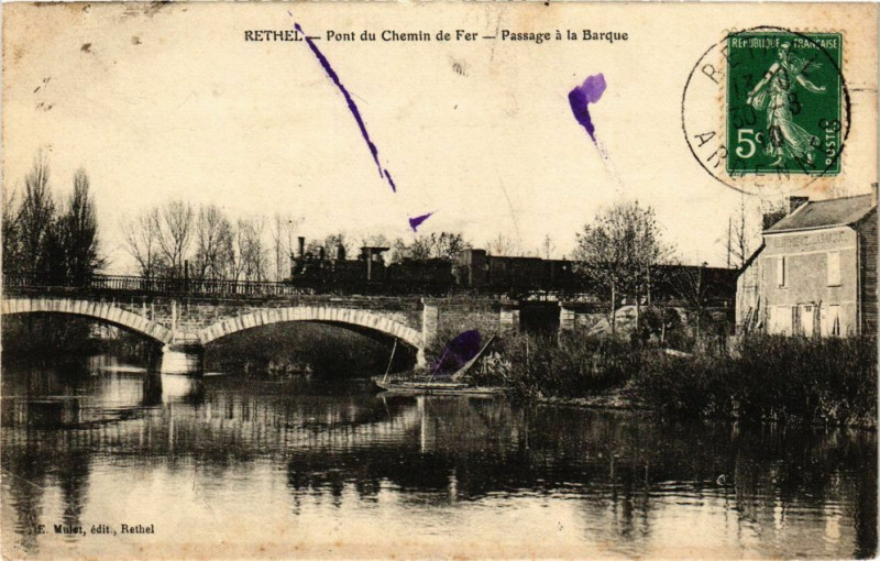 Carte postale ancienne Rethel - Pont du Chemin de Fer à Rethel