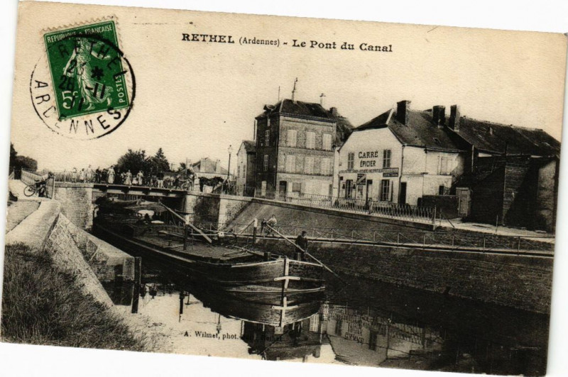 Carte postale ancienne Rethel - Le Pont du Canal à Rethel