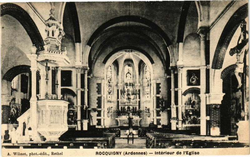 Carte postale ancienne Recquigny - Intérieur de l'Eglise