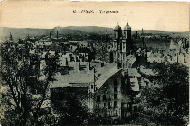 Carte postale ancienne Sedan - Vue générale à Sedan