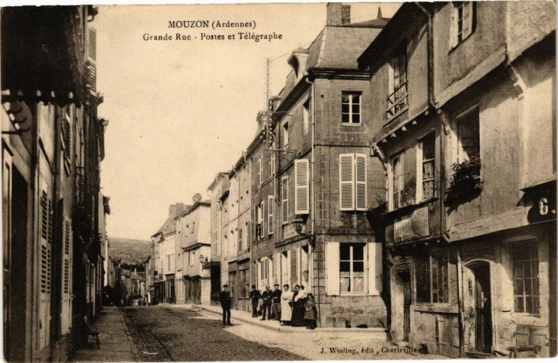 Carte postale ancienne Mouzon - Grande Rue - Postes et Télégraphe à Mouzon