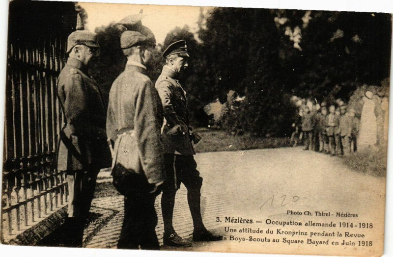 Carte postale ancienne Mezieres - Occupations allemande1914-1918-Une attitude du Kronprinz