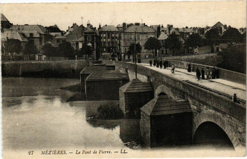 Carte postale ancienne Mezieres - Le Pont de Pierre