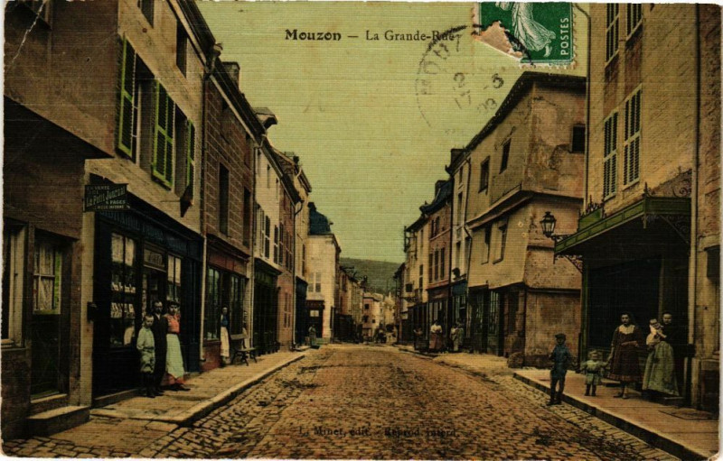Carte postale ancienne Mouzon - La Grande Rue à Mouzon