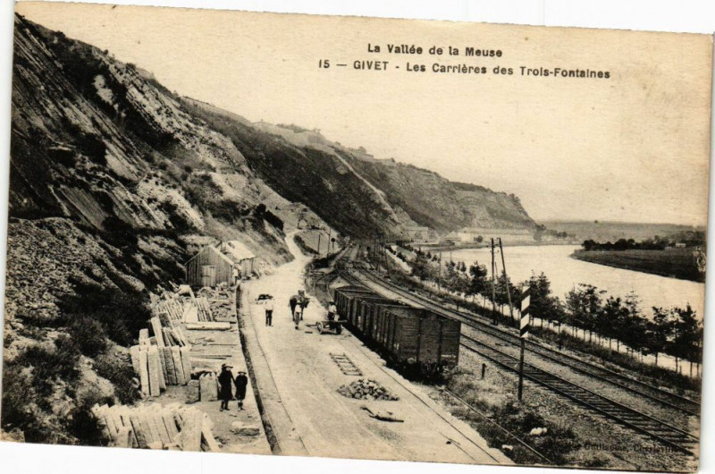 Carte postale ancienne La Vallée de la Meuse - Givet - Les Carriéres des Tris-Fontaines à Givet