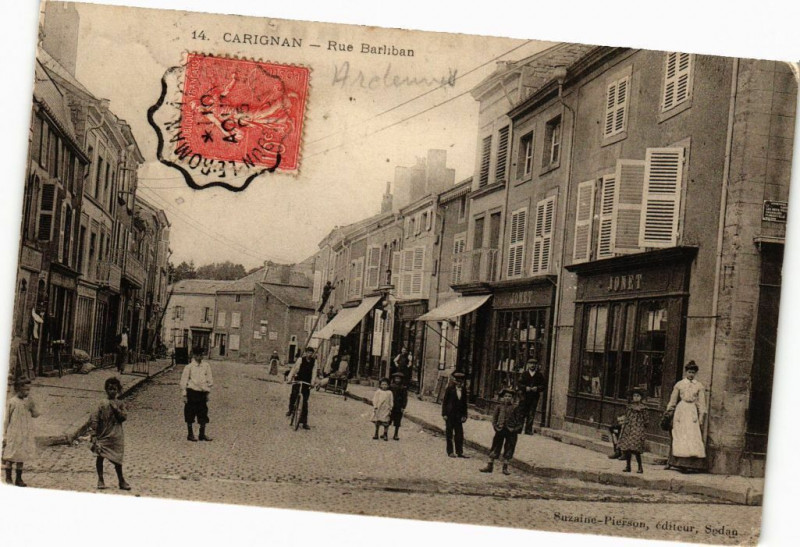 Carte postale ancienne Carignan - Rue Barliban à Carignan