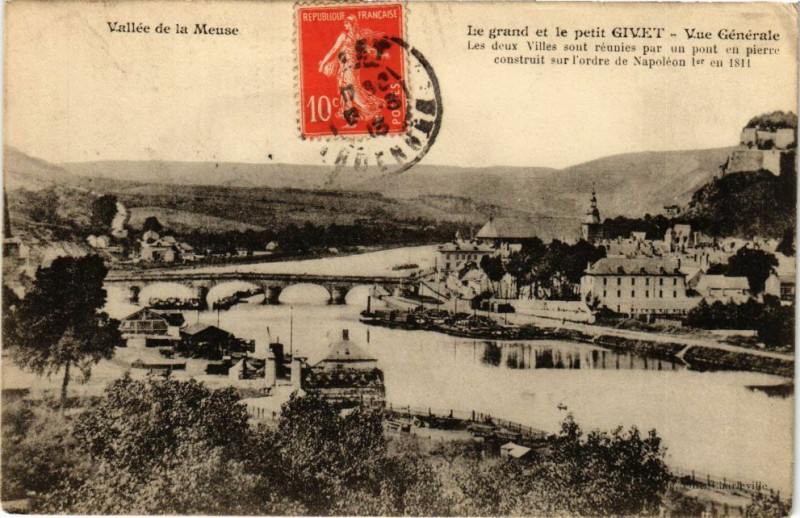 Carte postale ancienne Vallée de la Meuse - Le grand et le petit Givet - Vue Générale à Givet
