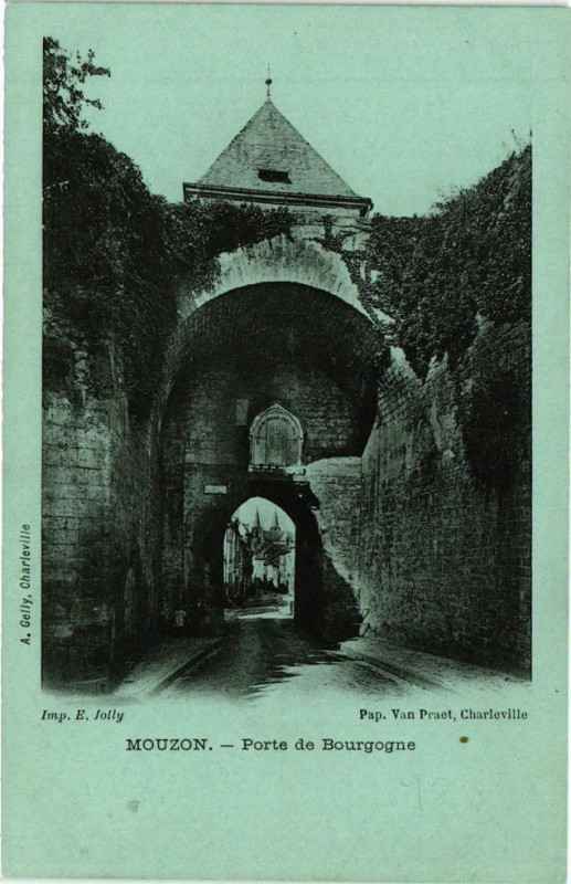 Carte postale ancienne Mouzon - Porte de Bourgogne à Mouzon