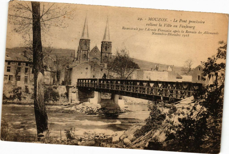 Carte postale ancienne Mouzon - Le Pont provisoire reliant la Ville au Faubourg... à Mouzon