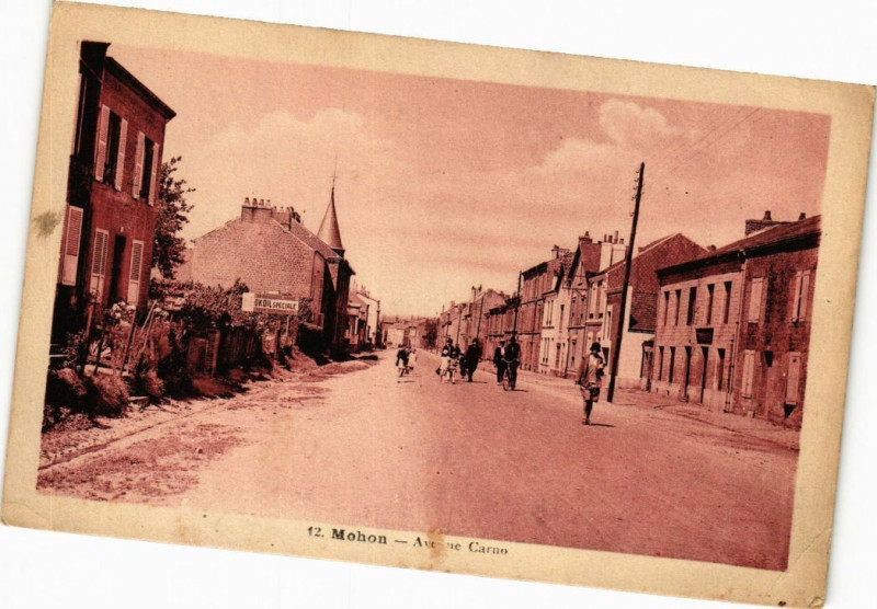 Carte postale ancienne Mohon - Avenue Carnon