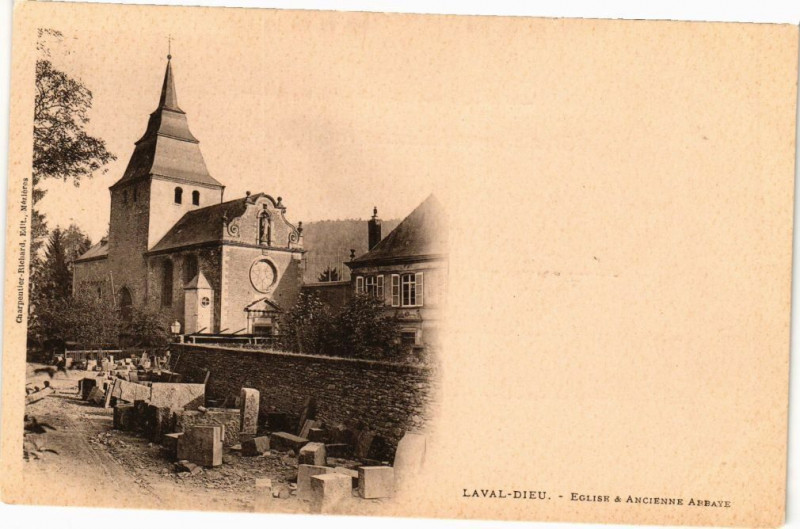 Carte postale ancienne Laval-Dieu - Eglise & Ancienne Abbaye