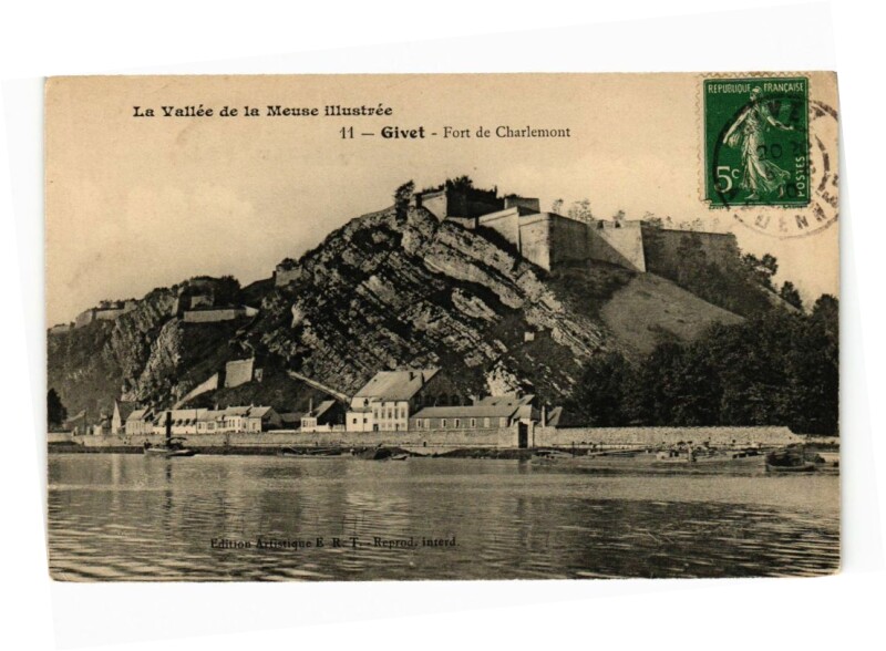 Carte postale ancienne La Vallée de la Meuse illustrée - Givet - Fort de Charlemont à Givet