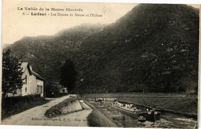 Carte postale ancienne La Vallée de la Meuse illustrée - Laifour - Les Dames de Meuse . à Laifour