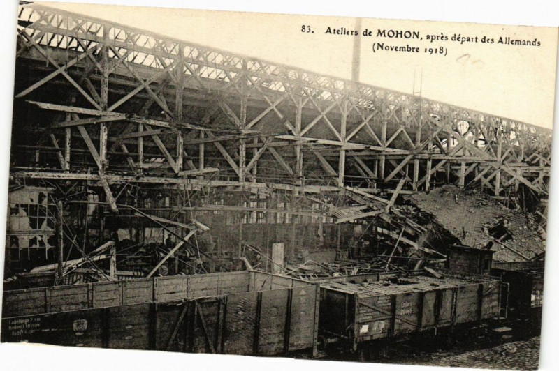 Carte postale ancienne Ateliers de Mohon aprés départ des Allemands (Novembre 1918)