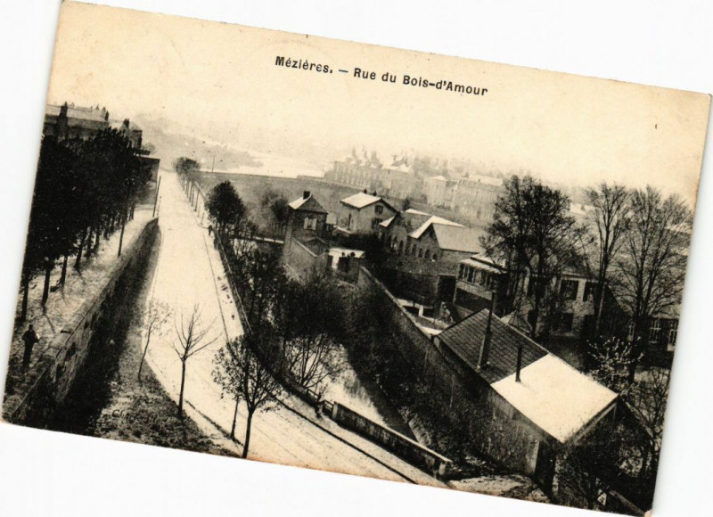 Carte postale ancienne Mezieres - Rue du Bois-d'Amour