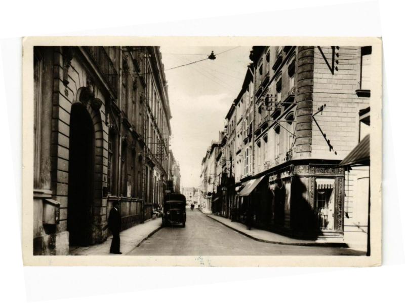 Carte postale ancienne Sedan - Rue Gambetta à Sedan