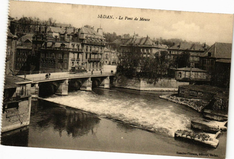Carte postale ancienne Sedan - Le Pont de Meuse à Sedan