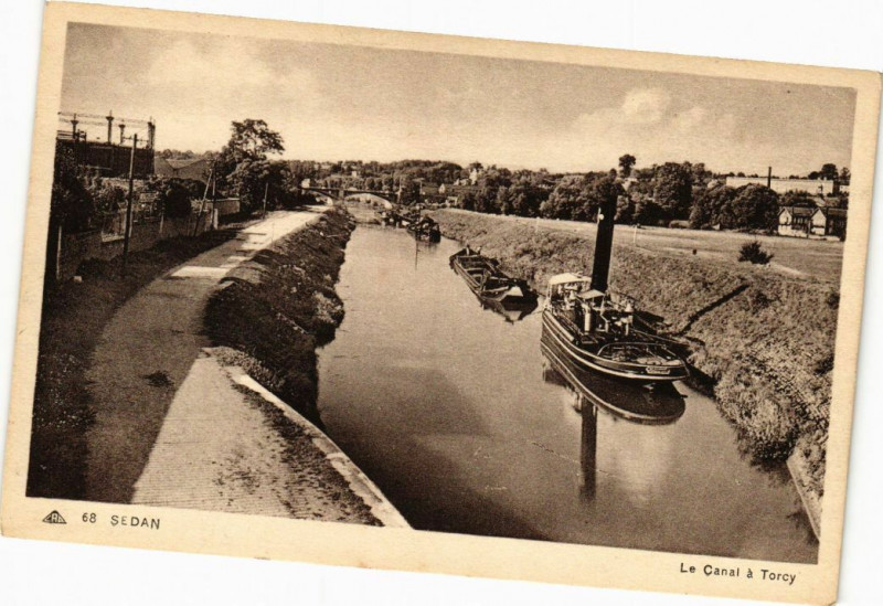 Carte postale ancienne Sedan - Le Canal a Torcy à Sedan