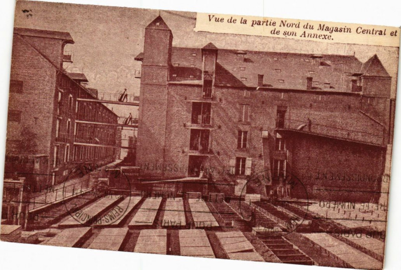 Carte postale ancienne Vue de la partie Nord du Magasin Central et de son Annexe à Son