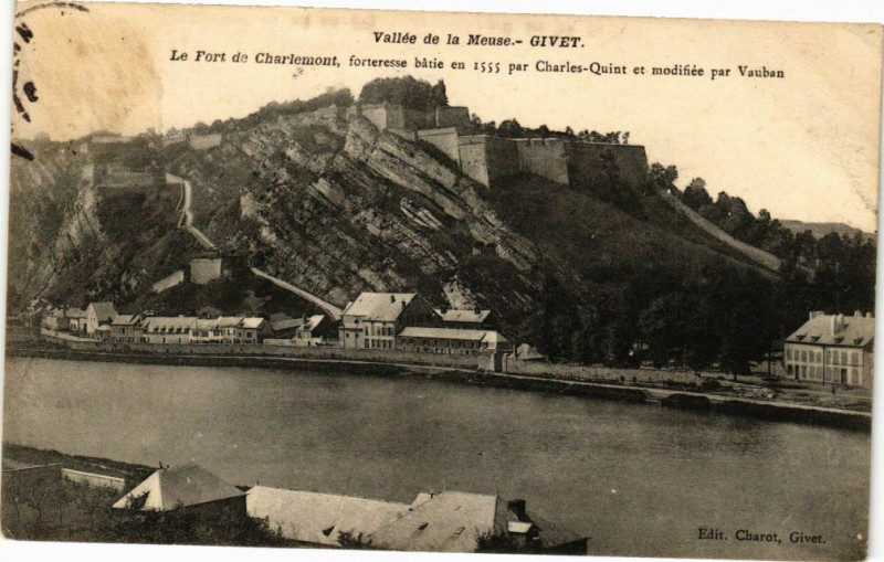 Carte postale ancienne Vallée de la Meuse - Givet - Le Fort Charlemont forteresse batie... à Givet