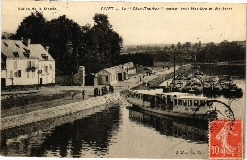 Carte postale ancienne Vallée de la Meuse - Givet - Le Givet-Touriste partant pour... à Givet
