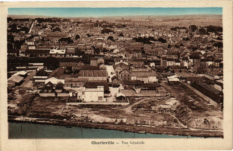 Carte postale ancienne Charleville - Vue Générale