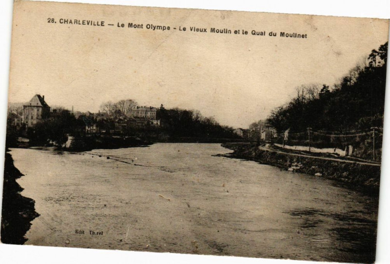 Carte postale ancienne Charleville - Le Mont Olympe-Le vieux Moulin et le Quai du Moulinet