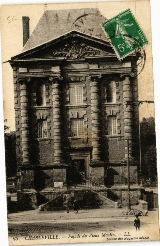 Carte postale ancienne Charleville - Facade du Vieux Moulin
